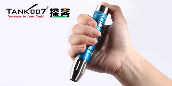 新手收藏家必用珠寶玉石鑒定工具——TANK007照玉手電筒！
